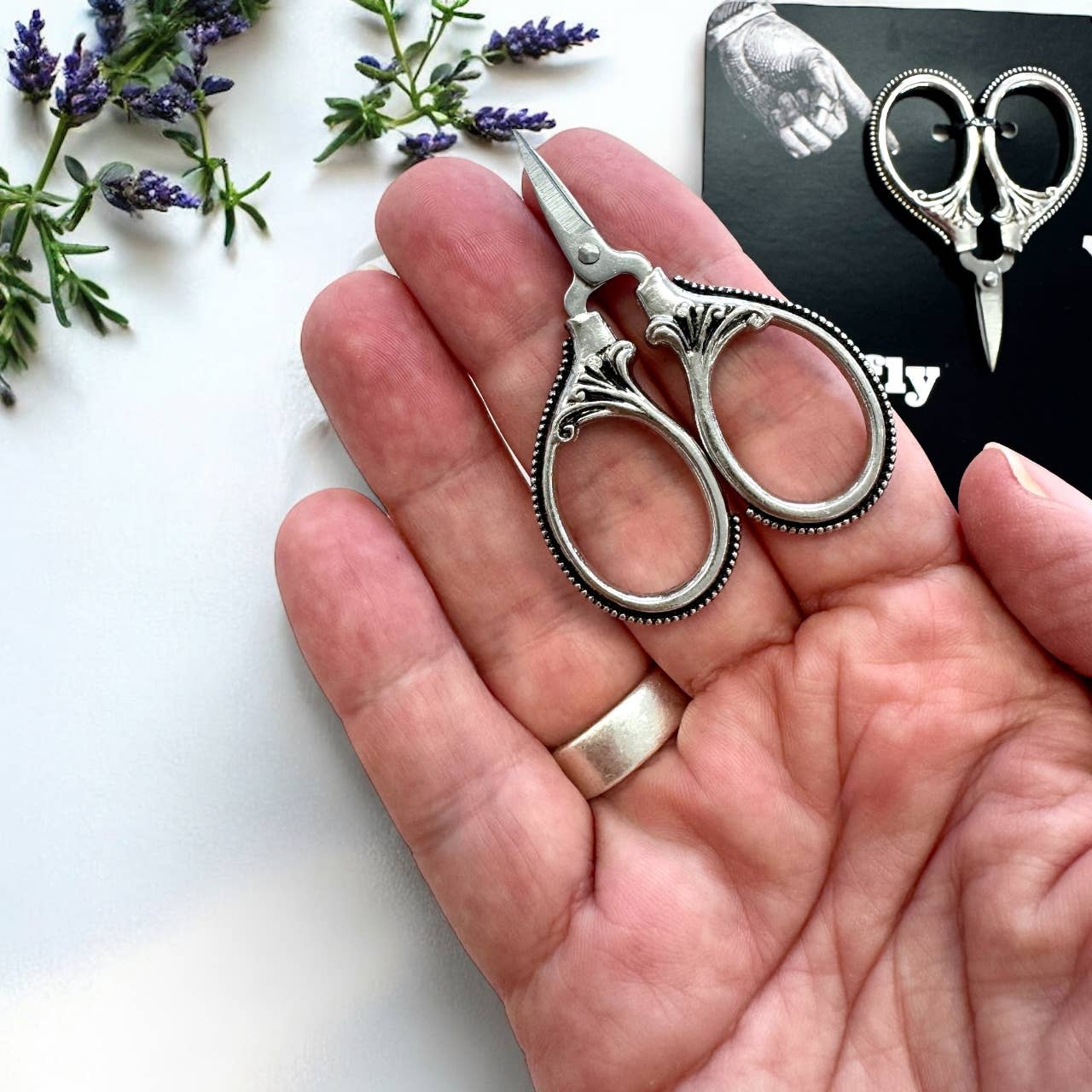 Petite Thread Snips